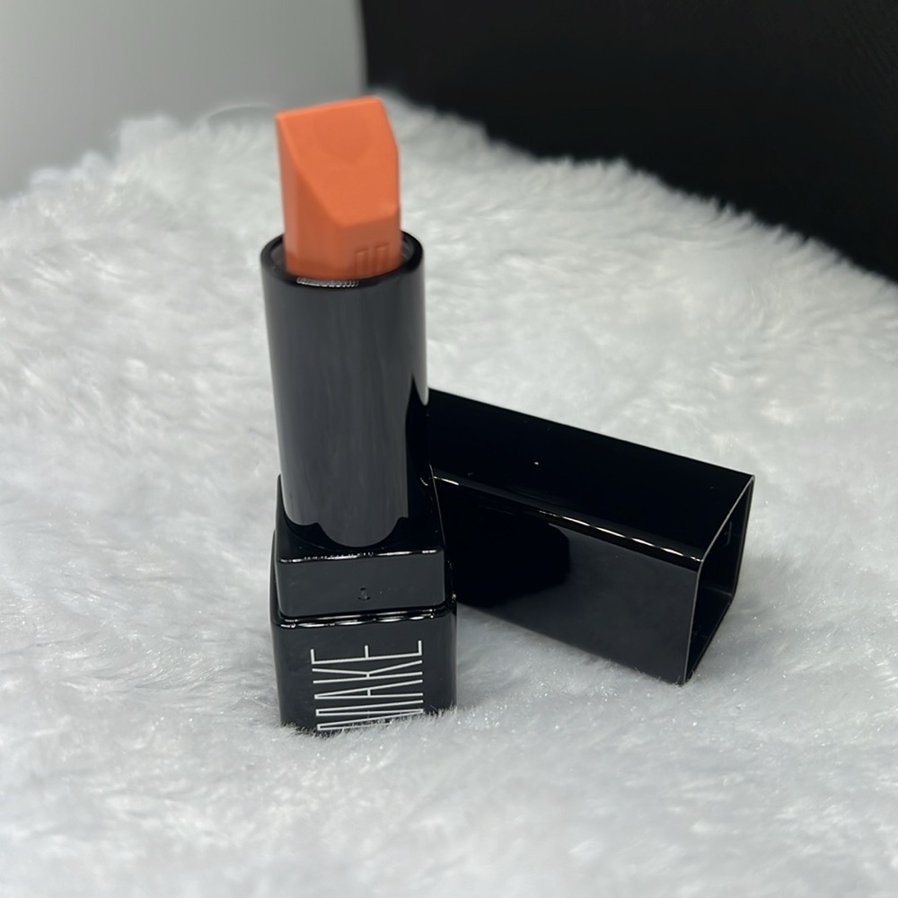 Make Beauty Lipstick in Nude​